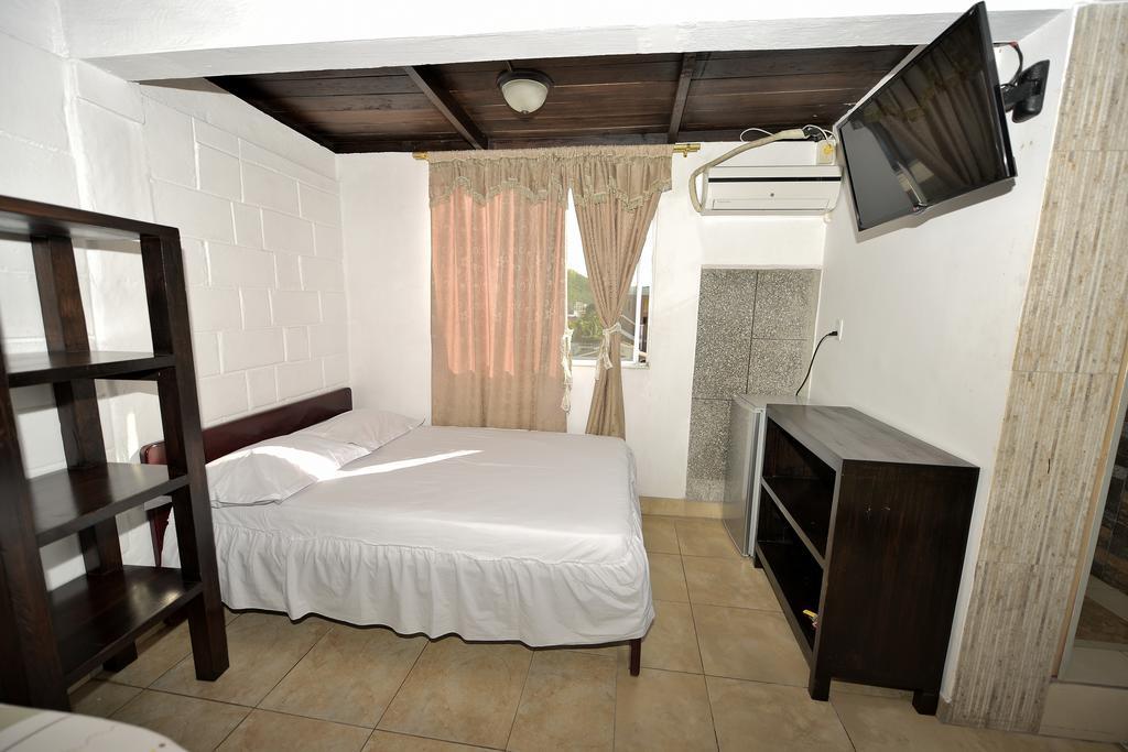 Hotel La Barca Atacames Exterior photo